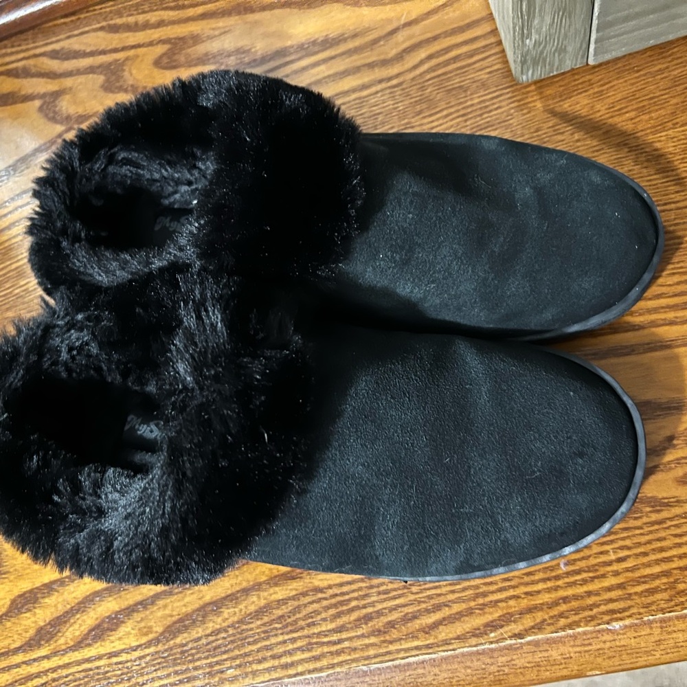 Womens Black Fur-lined Slippers